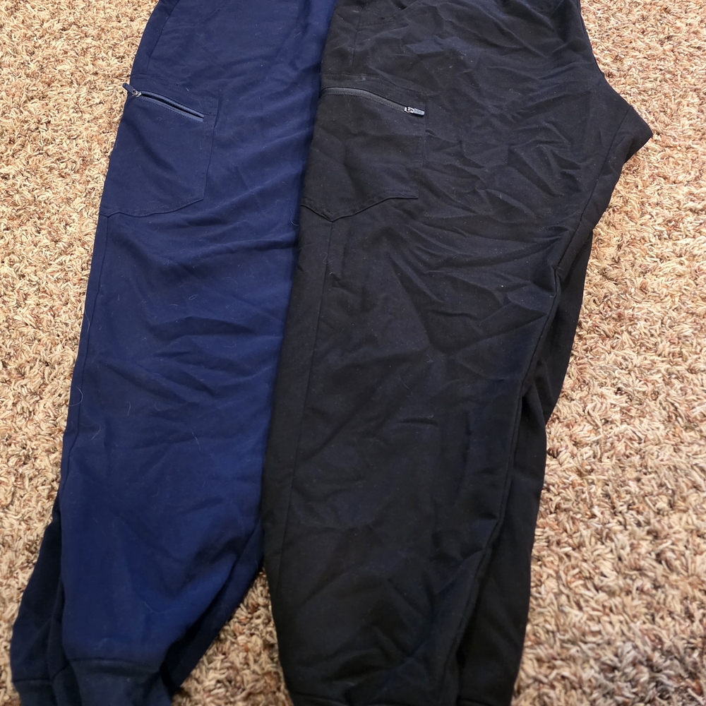 Figs Women's Black and Navy Cargo Pants
